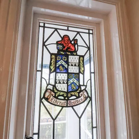 度假居 The Manor House *