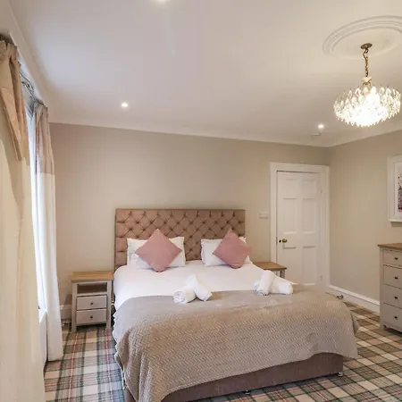 度假居 The Manor House