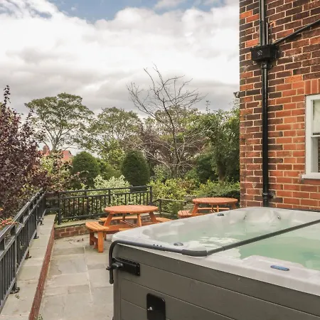 Nyaraló The Manor House Scarborough