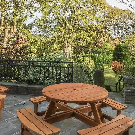 度假居 The Manor House