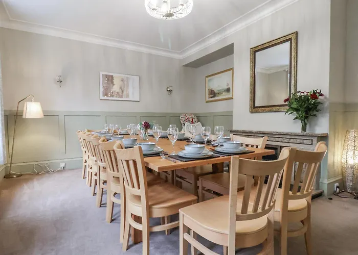 The Manor House * スカーバラ