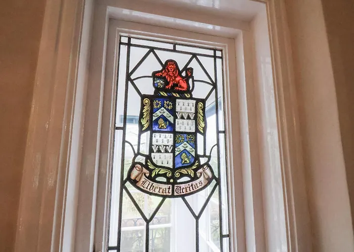 別荘 The Manor House *