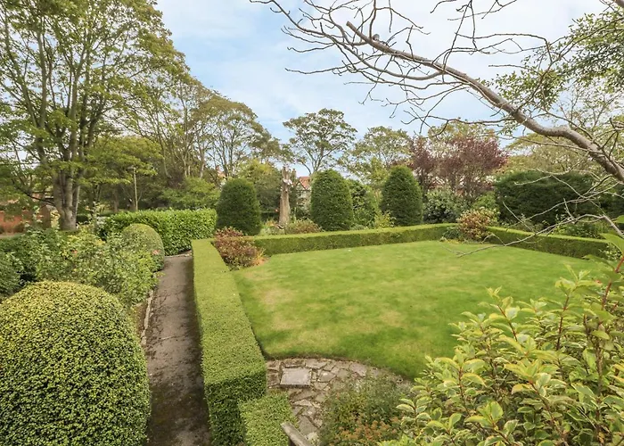 別荘 The Manor House