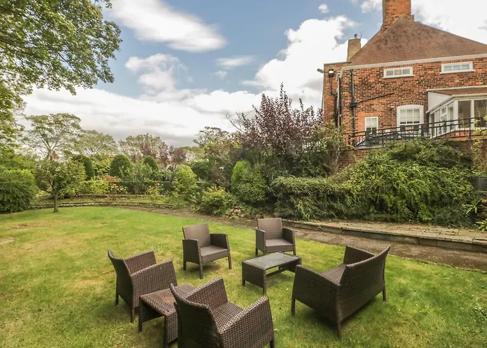 The Manor House スカーバラ