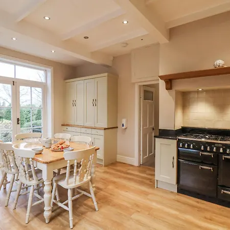 בית נופש The Manor House *