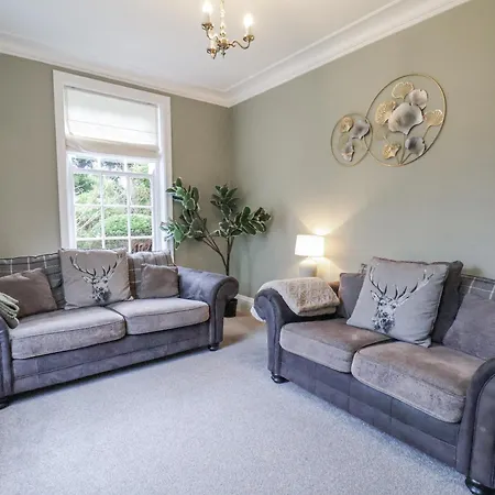 The Manor House * סקארבורו