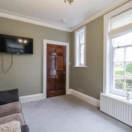 The Manor House * סקארבורו