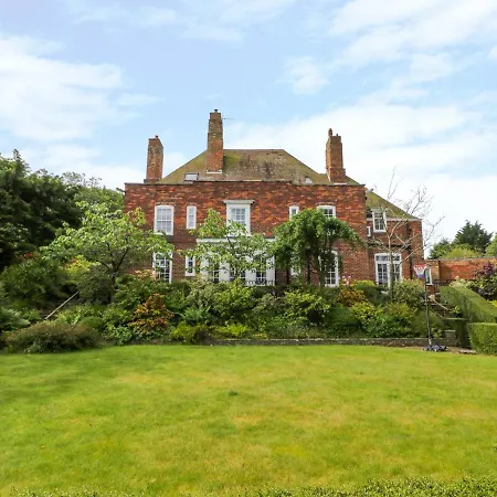 בית נופש The Manor House *