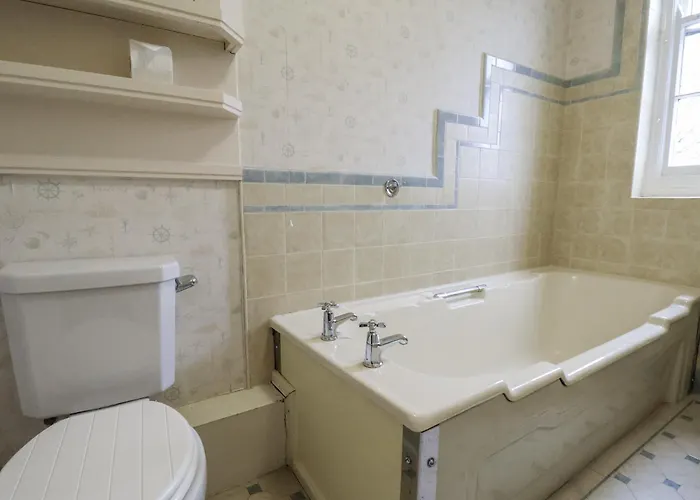 Semesterbostad The Manor House